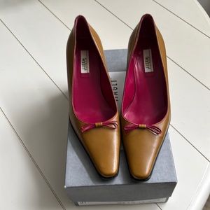 Vintage Bruno Magli Mustard pointy square toe shoes with bow, 6.5